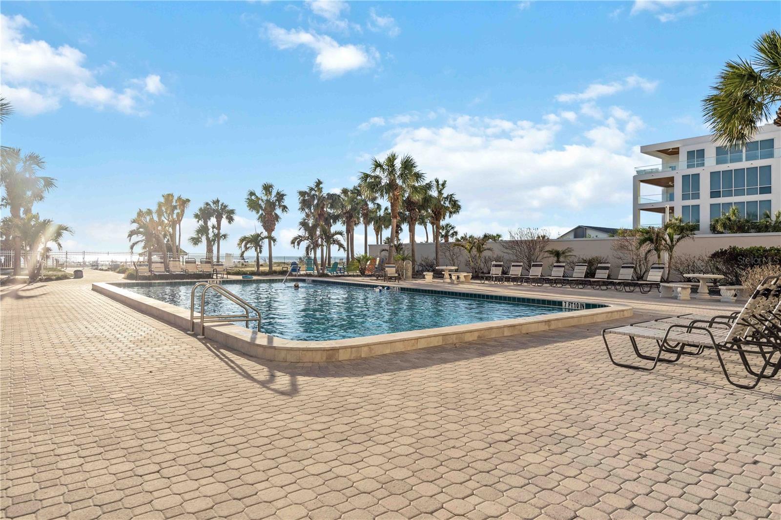 Image 4 of 65 For 6140 Midnight Pass Road 407