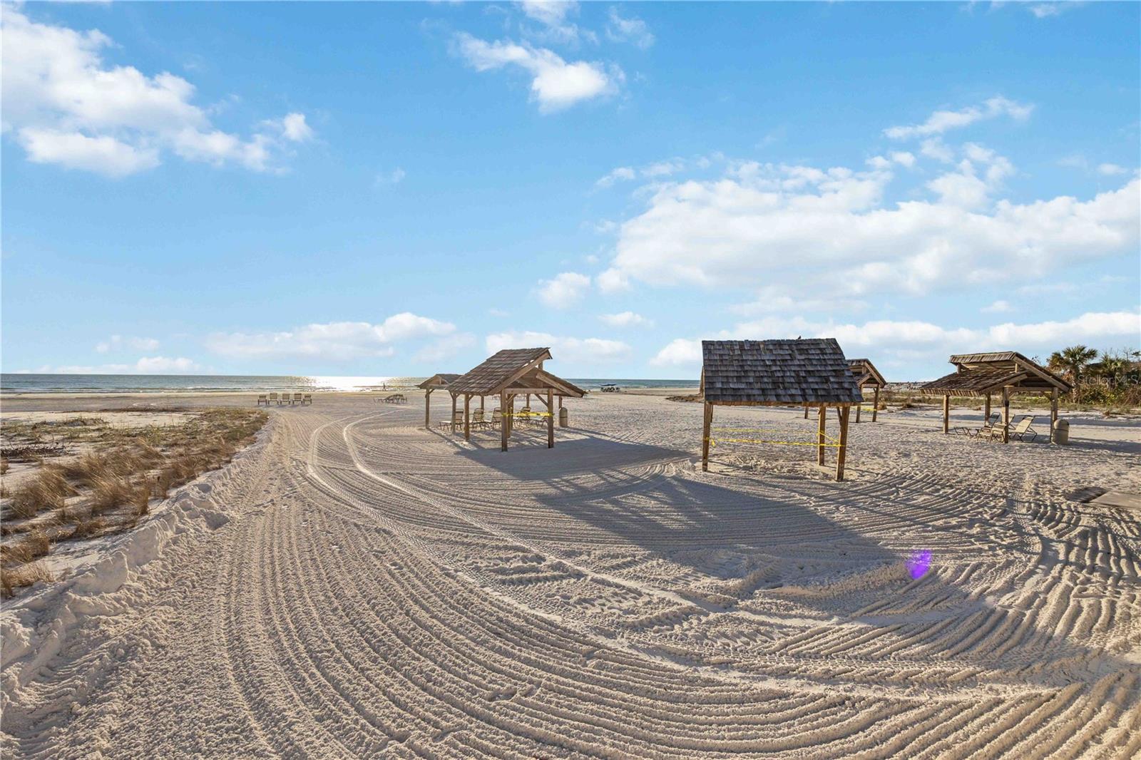 Image 42 of 65 For 6140 Midnight Pass Road 407