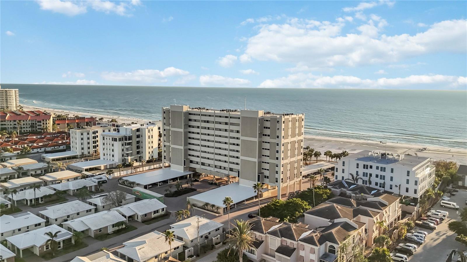 Image 47 of 65 For 6140 Midnight Pass Road 407