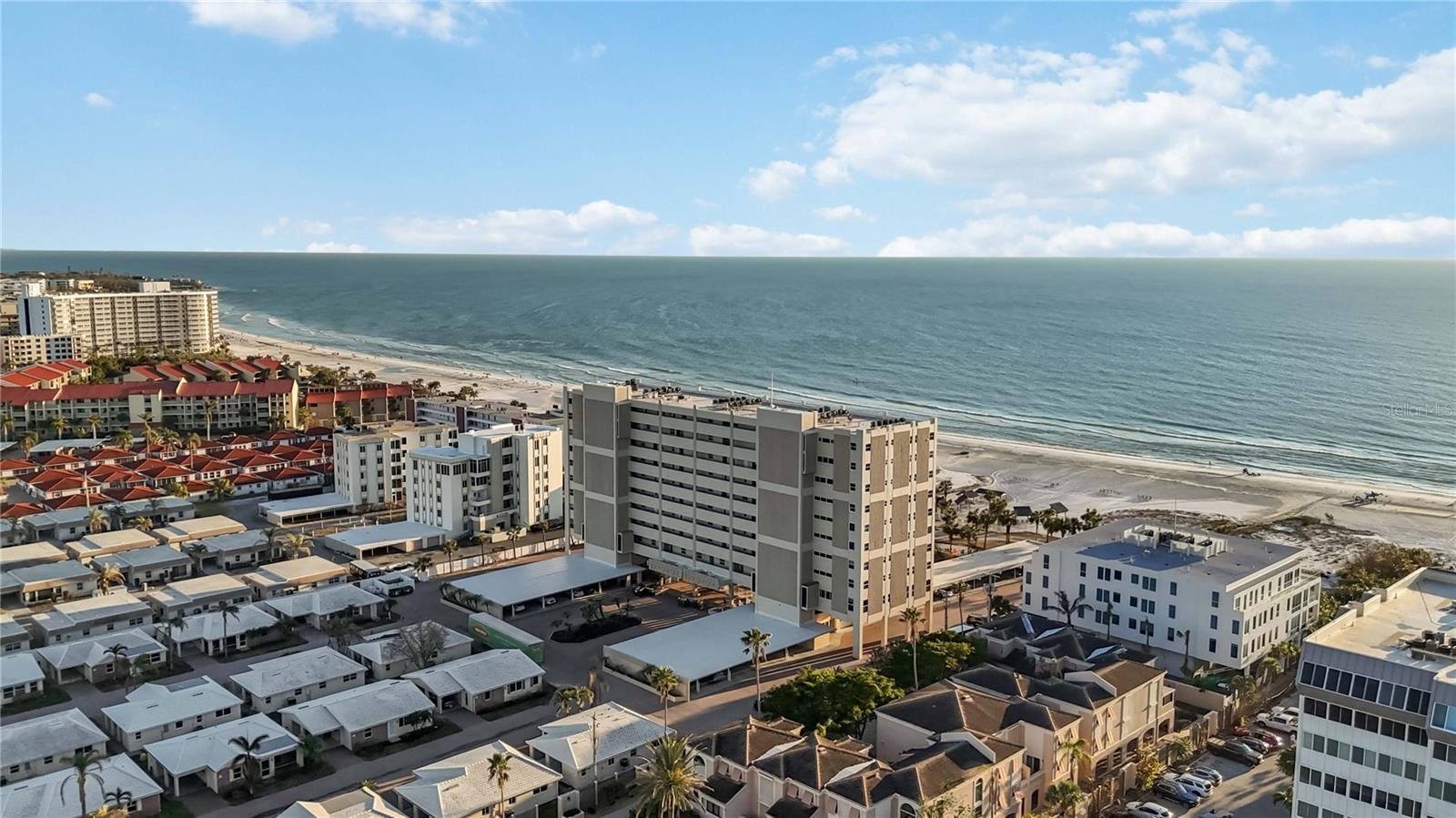 Image 49 of 65 For 6140 Midnight Pass Road 407