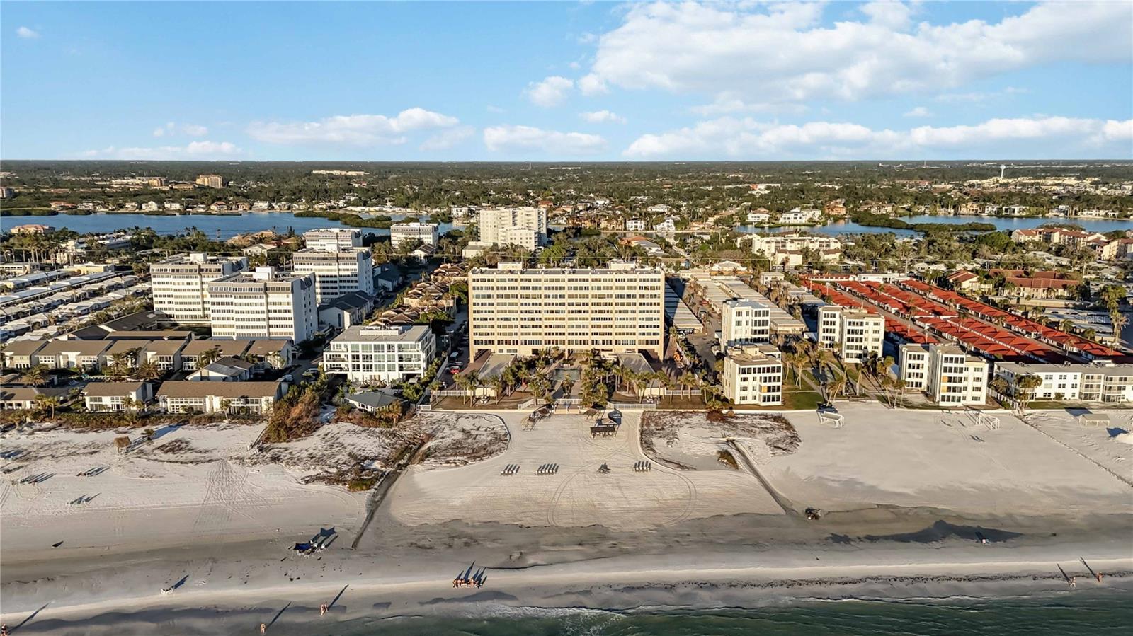 Image 53 of 65 For 6140 Midnight Pass Road 407