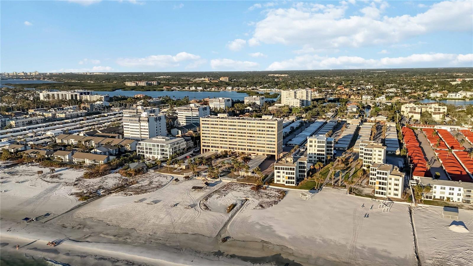 Image 54 of 65 For 6140 Midnight Pass Road 407