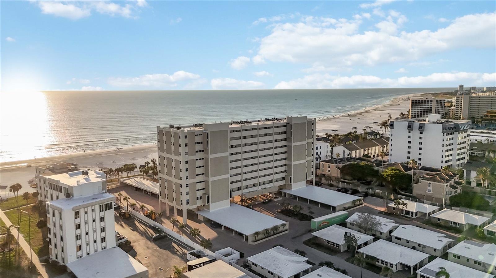 Image 58 of 65 For 6140 Midnight Pass Road 407