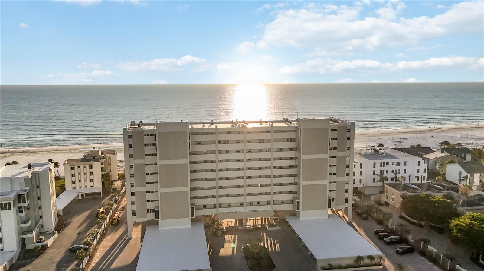 Image 60 of 65 For 6140 Midnight Pass Road 407