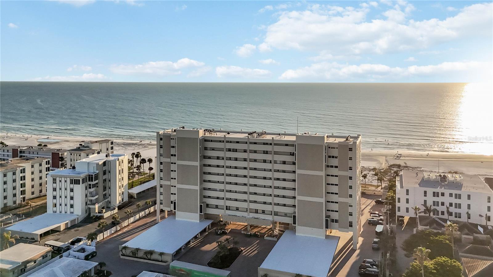 Image 61 of 65 For 6140 Midnight Pass Road 407