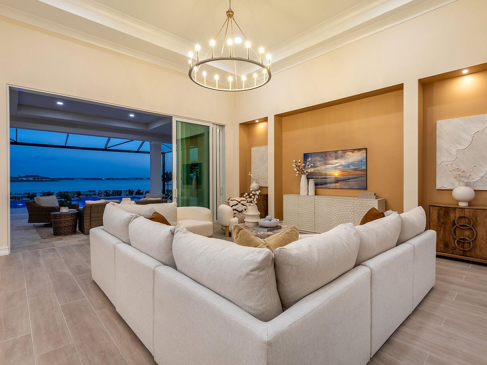 Image 10 of 81 For 508 Blue Shell Loop