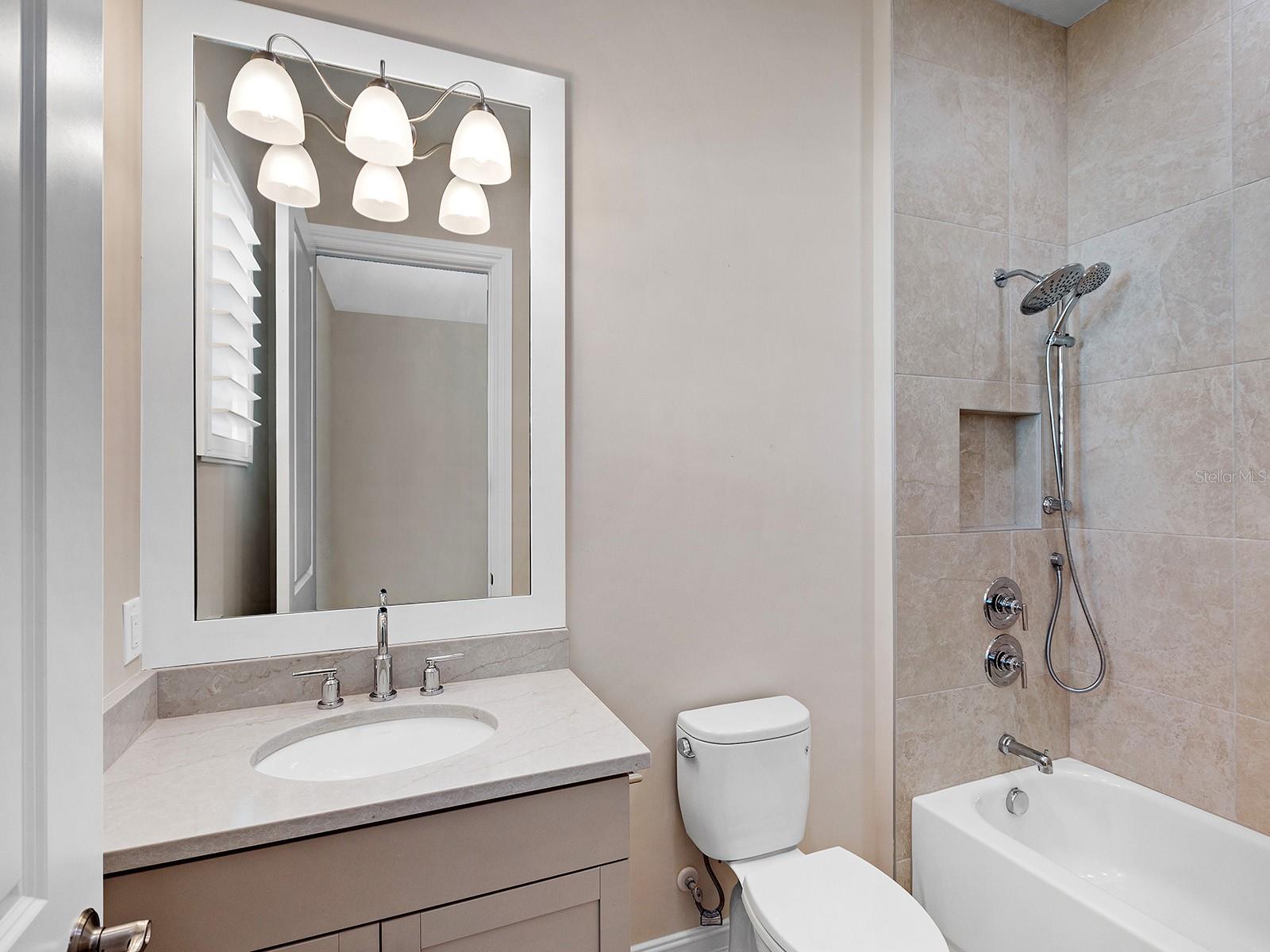 Image 42 of 81 For 508 Blue Shell Loop