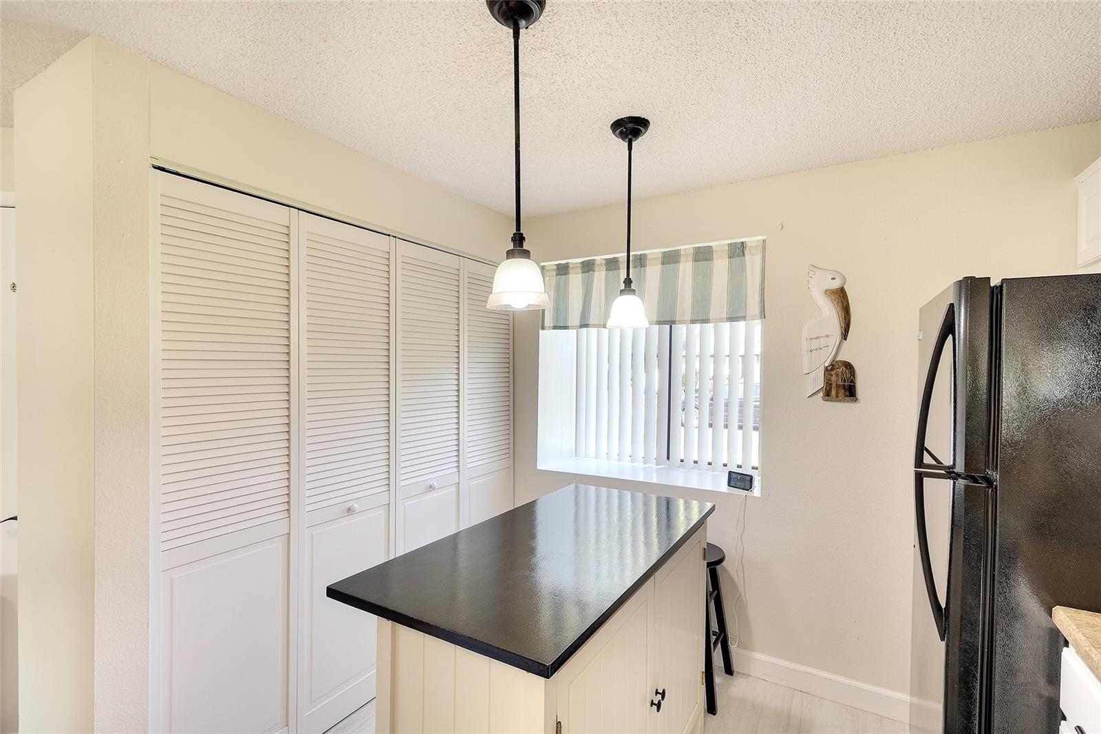 Image 10 of 24 For 5903 36th Avenue Circle W