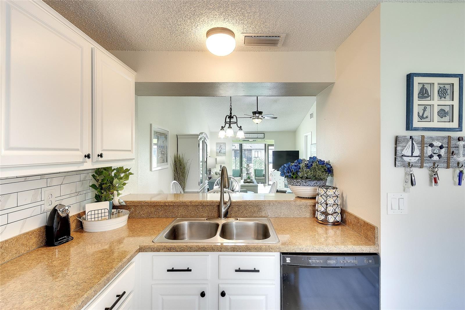 Image 11 of 24 For 5903 36th Avenue Circle W