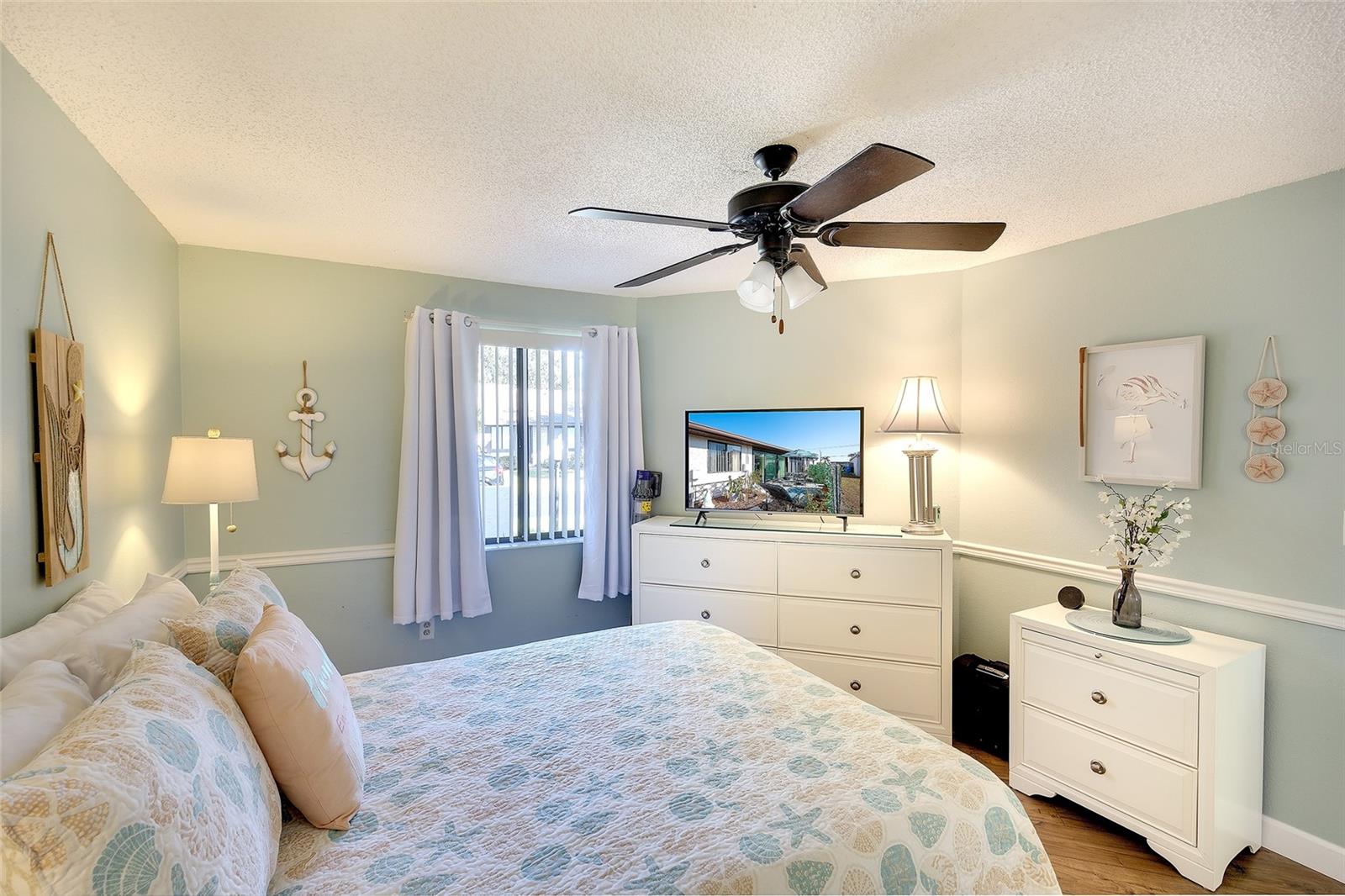 Image 13 of 24 For 5903 36th Avenue Circle W