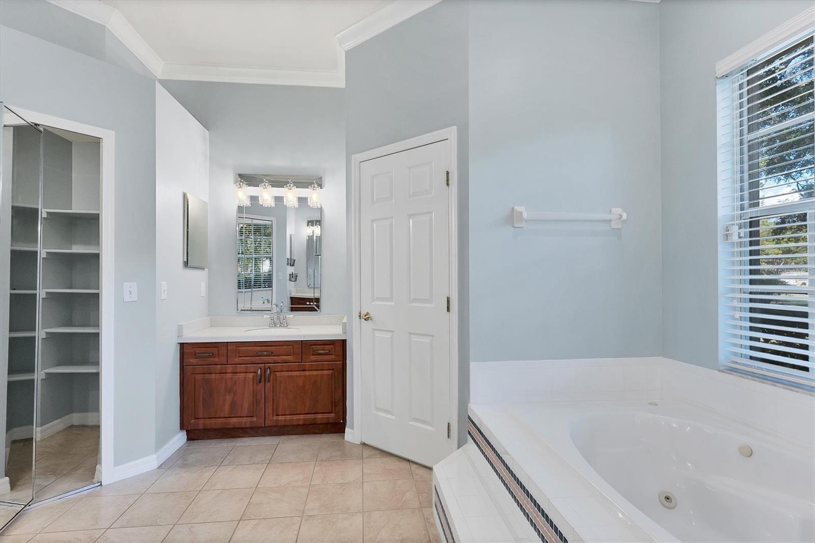 Image 25 of 49 For 5302 Forest Breeze Court