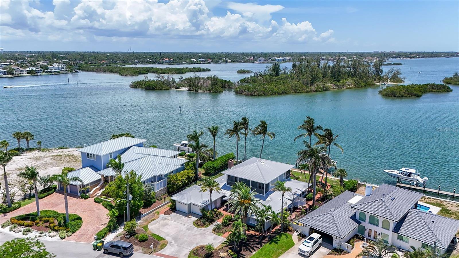 Image 4 of 100 For 878 Freeling Drive