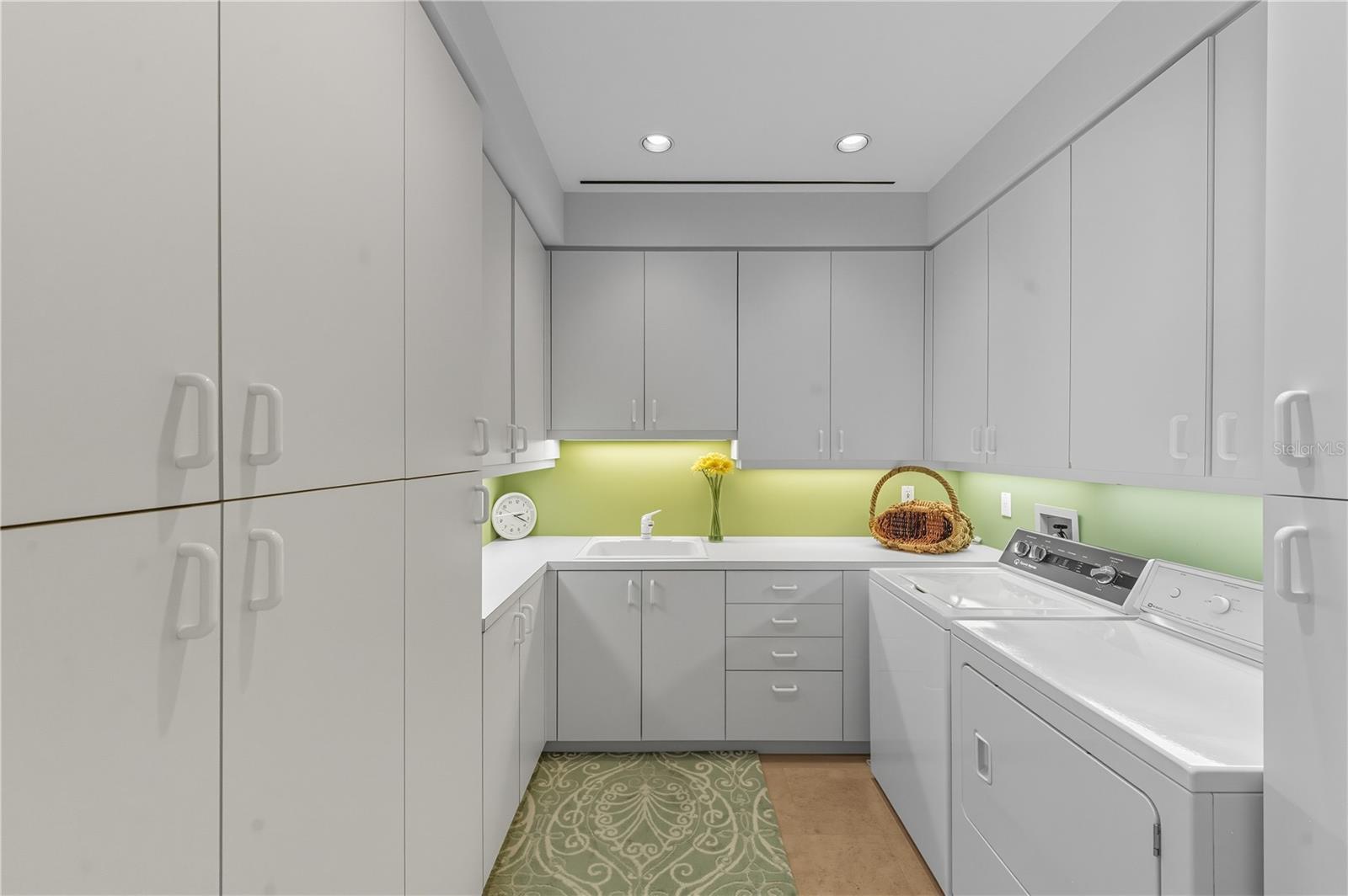 Image 53 of 90 For 3315 Bay Shore Road