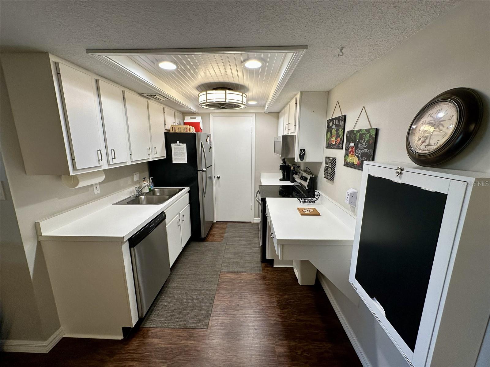 Image 13 of 15 For 6116 43rd Street W 401d