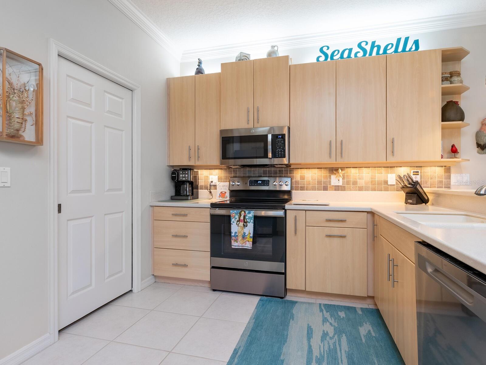 Image 7 of 40 For 4467 Golden Lake Drive