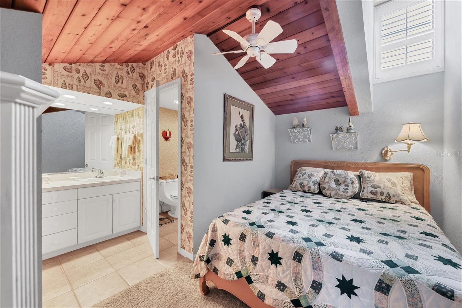 Image 27 of 61 For 5270 Gulf Of Mexico Drive 508