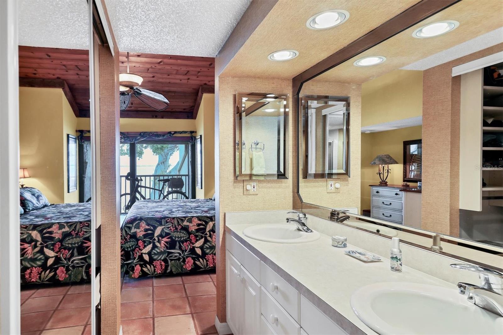 Image 31 of 61 For 5270 Gulf Of Mexico Drive 508