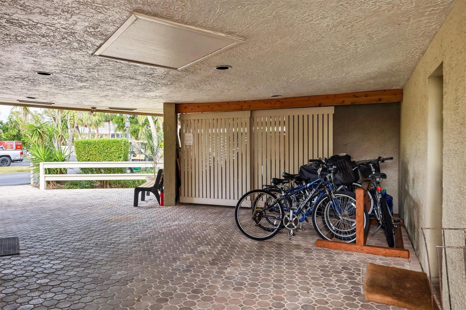 Image 49 of 61 For 5270 Gulf Of Mexico Drive 508