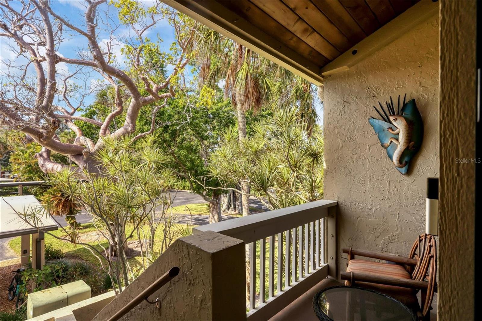 Image 9 of 61 For 5270 Gulf Of Mexico Drive 508