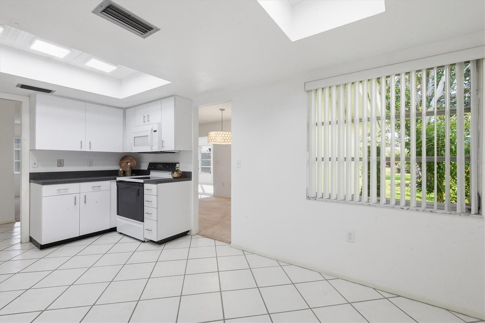 Image 19 of 40 For 6811 10th Avenue W