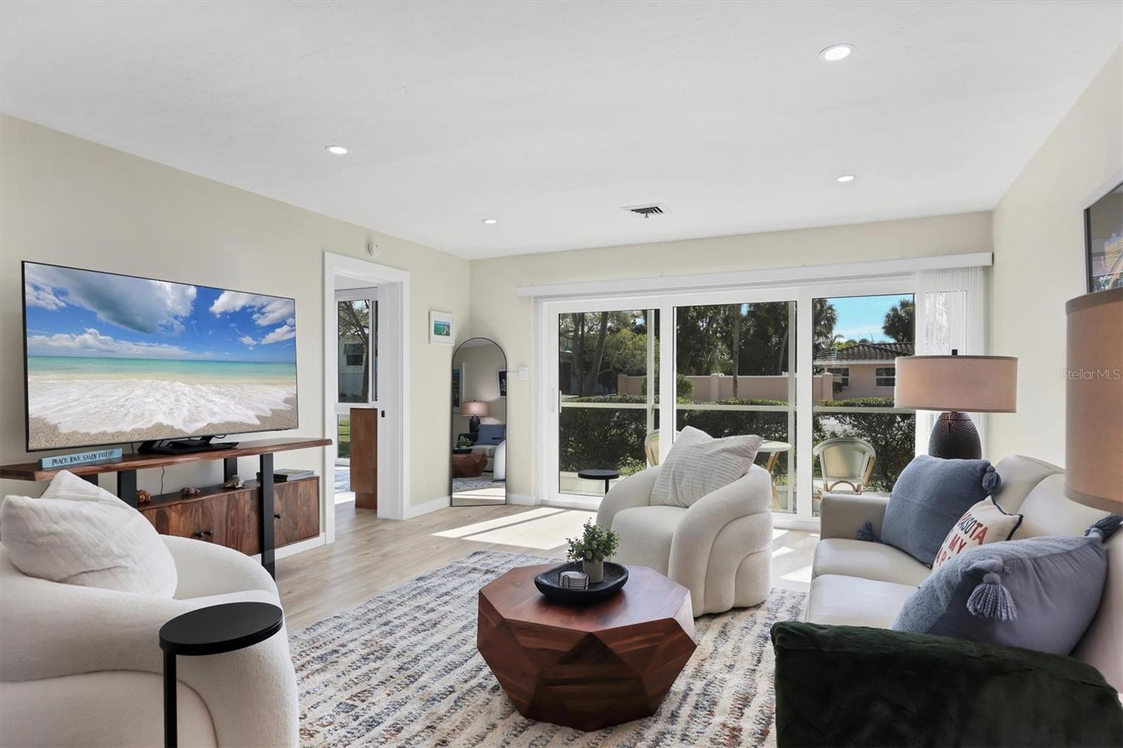 Image 6 of 49 For 500 Washington Drive 5a