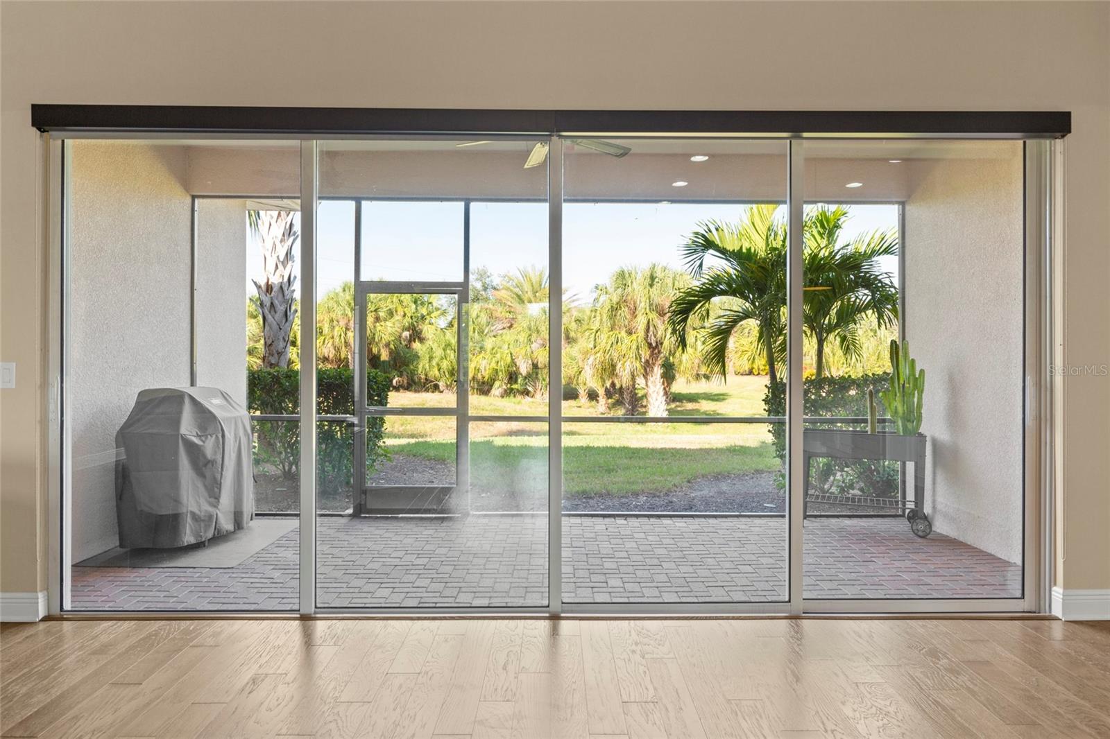 Image 13 of 51 For 942 Preservation Street