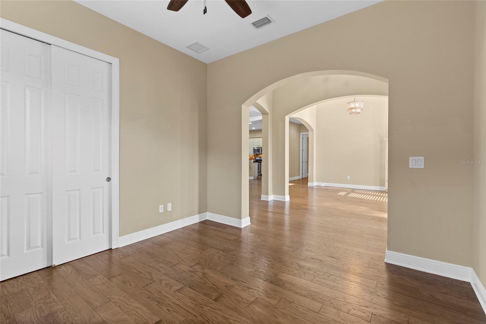 Image 26 of 51 For 942 Preservation Street