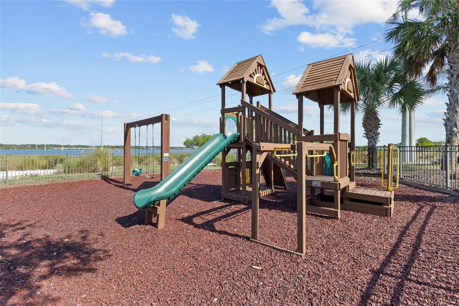 Image 39 of 51 For 942 Preservation Street