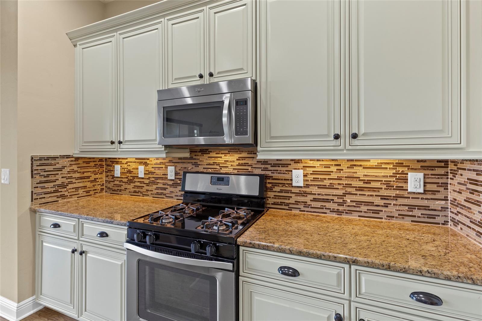 Image 9 of 51 For 942 Preservation Street