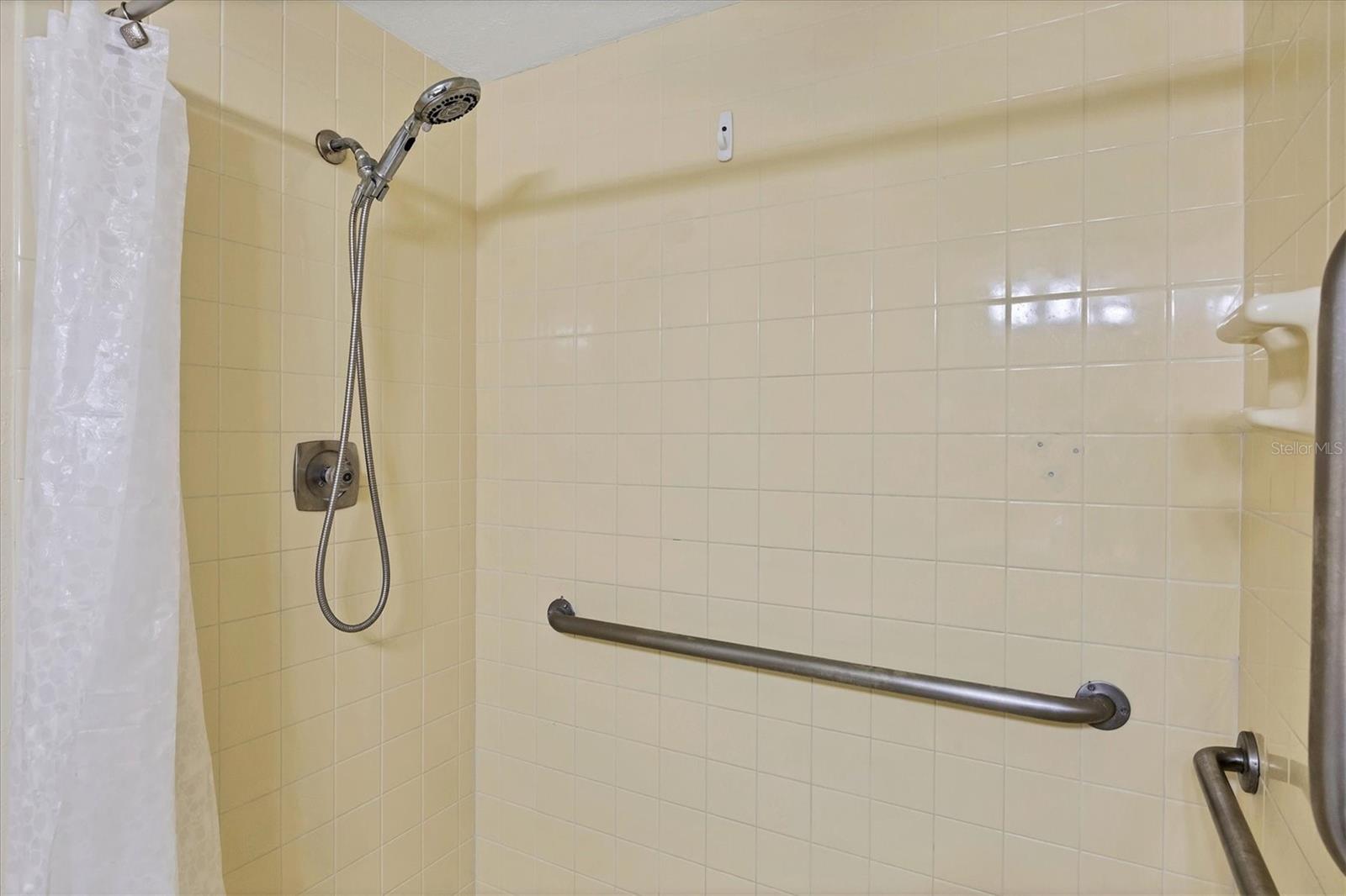 Image 19 of 40 For 4419 Mangrove Point Road