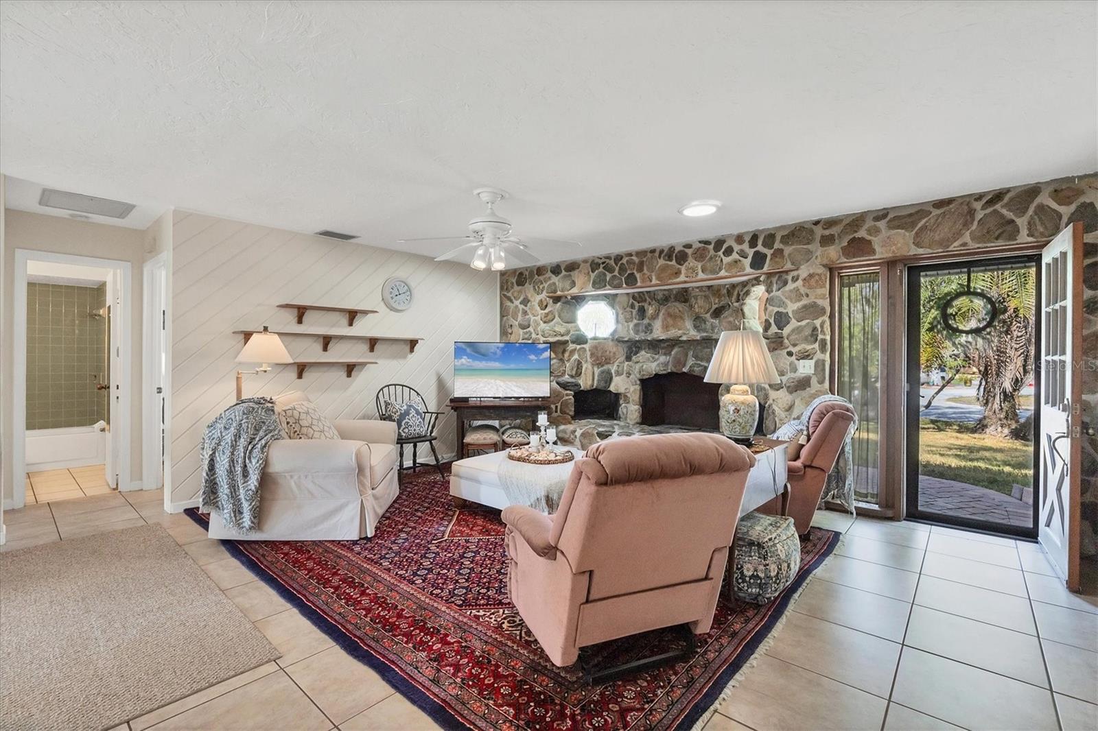 Image 5 of 40 For 4419 Mangrove Point Road