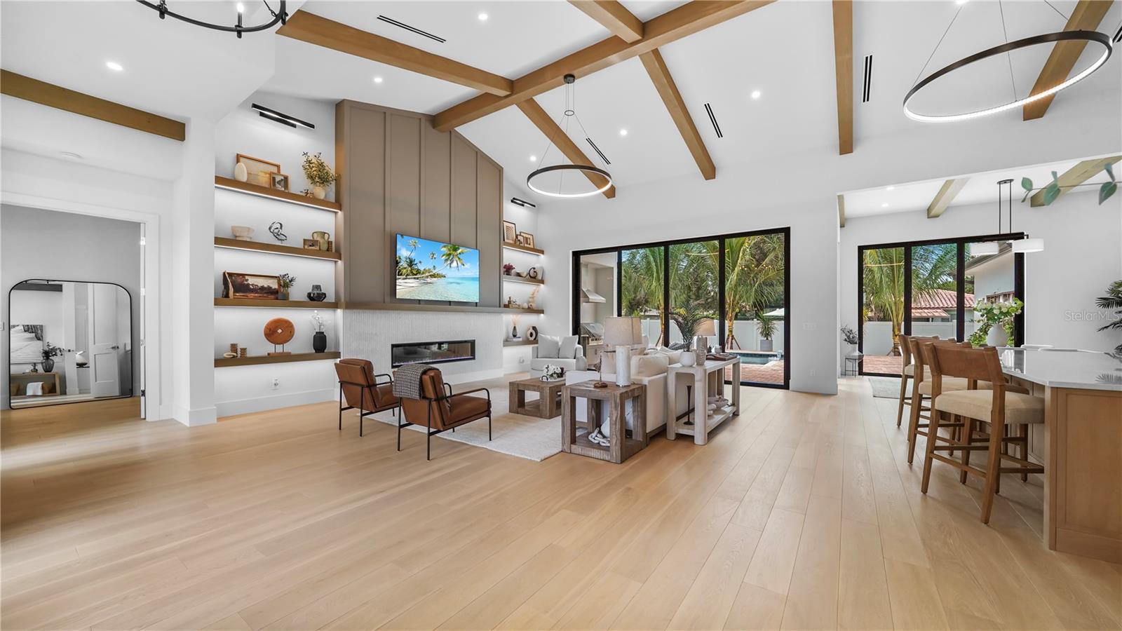 Image 3 of 52 For 1915 Tulip Drive