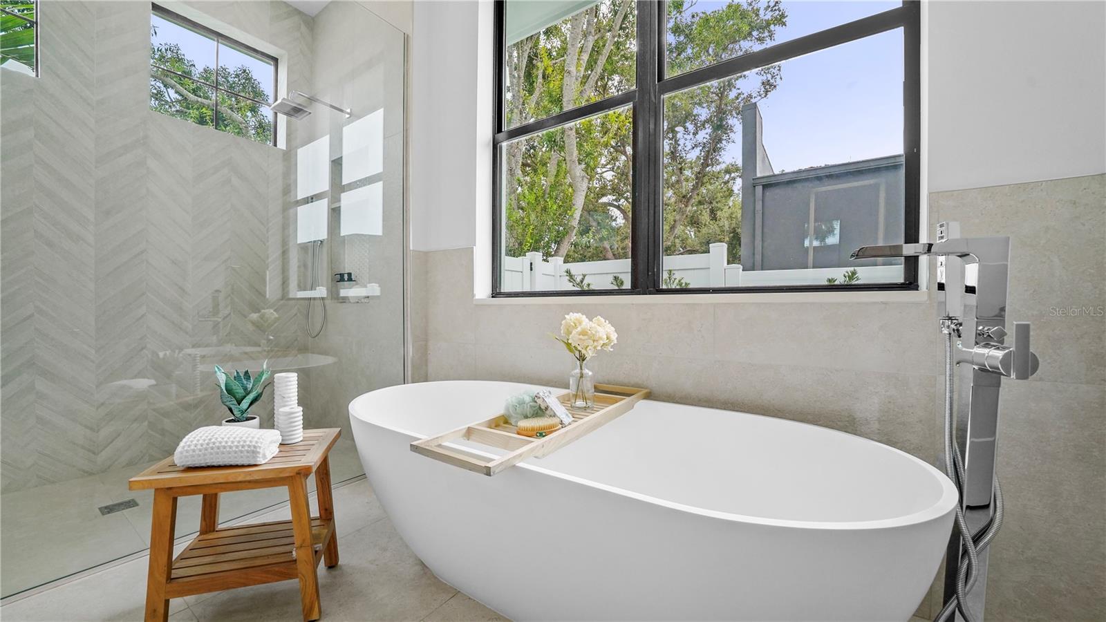 Image 33 of 52 For 1915 Tulip Drive