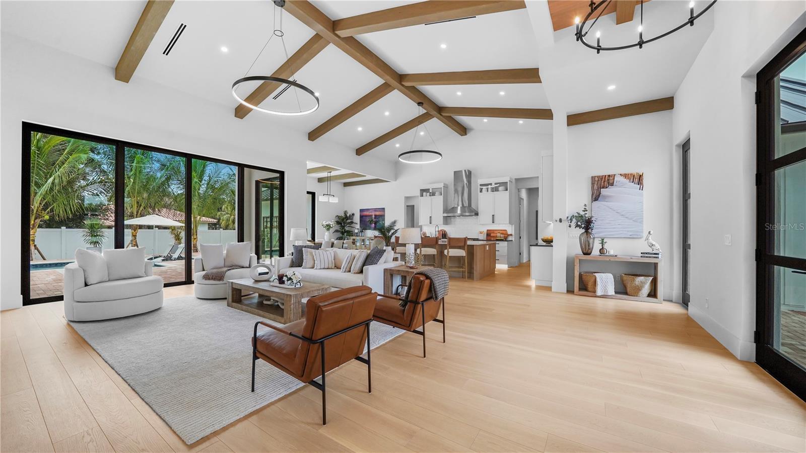 Image 4 of 52 For 1915 Tulip Drive