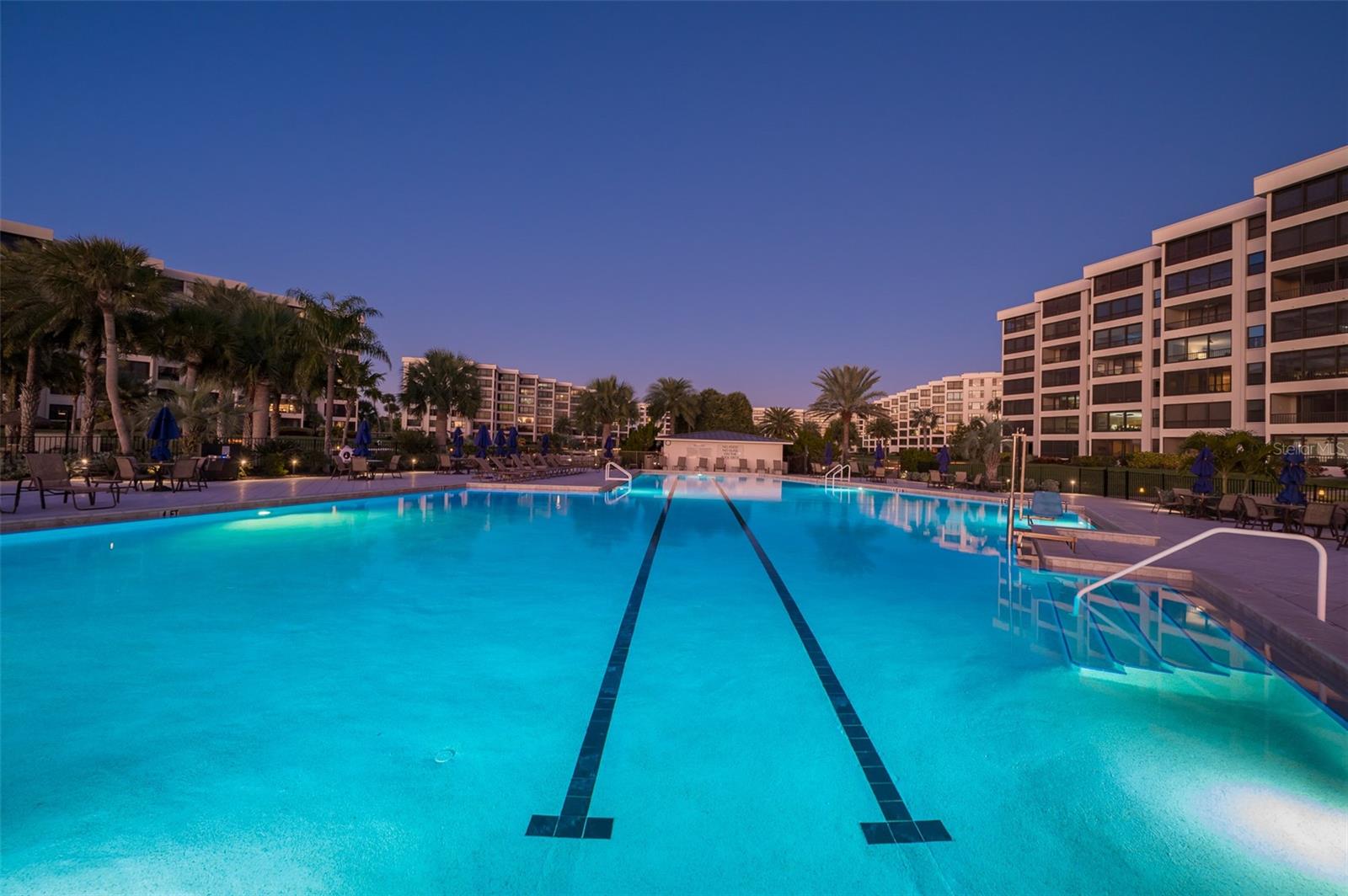 Image 31 of 58 For 5780 Midnight Pass Road 210