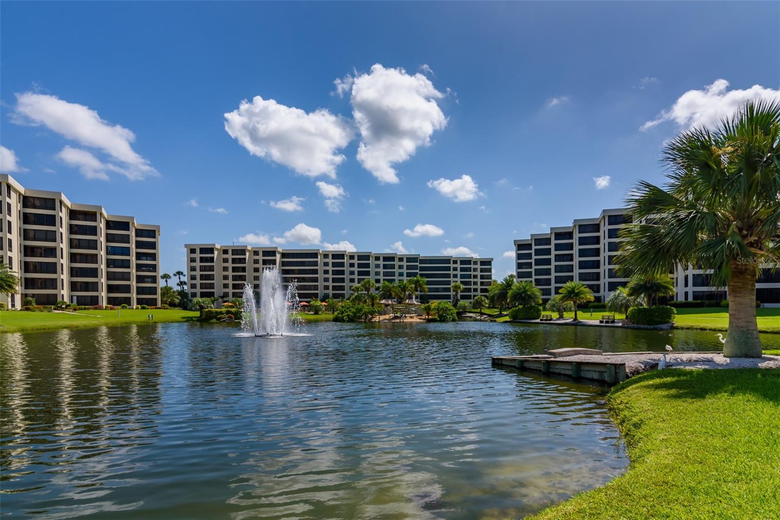 Image 47 of 58 For 5780 Midnight Pass Road 210