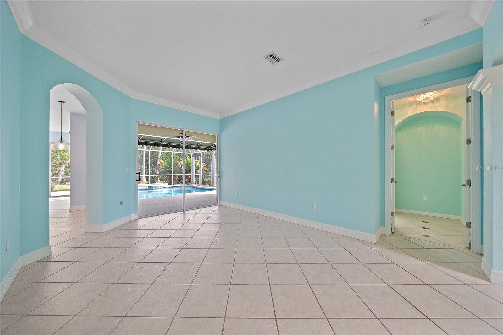 Image 10 of 43 For 6619 Pinefeather Court