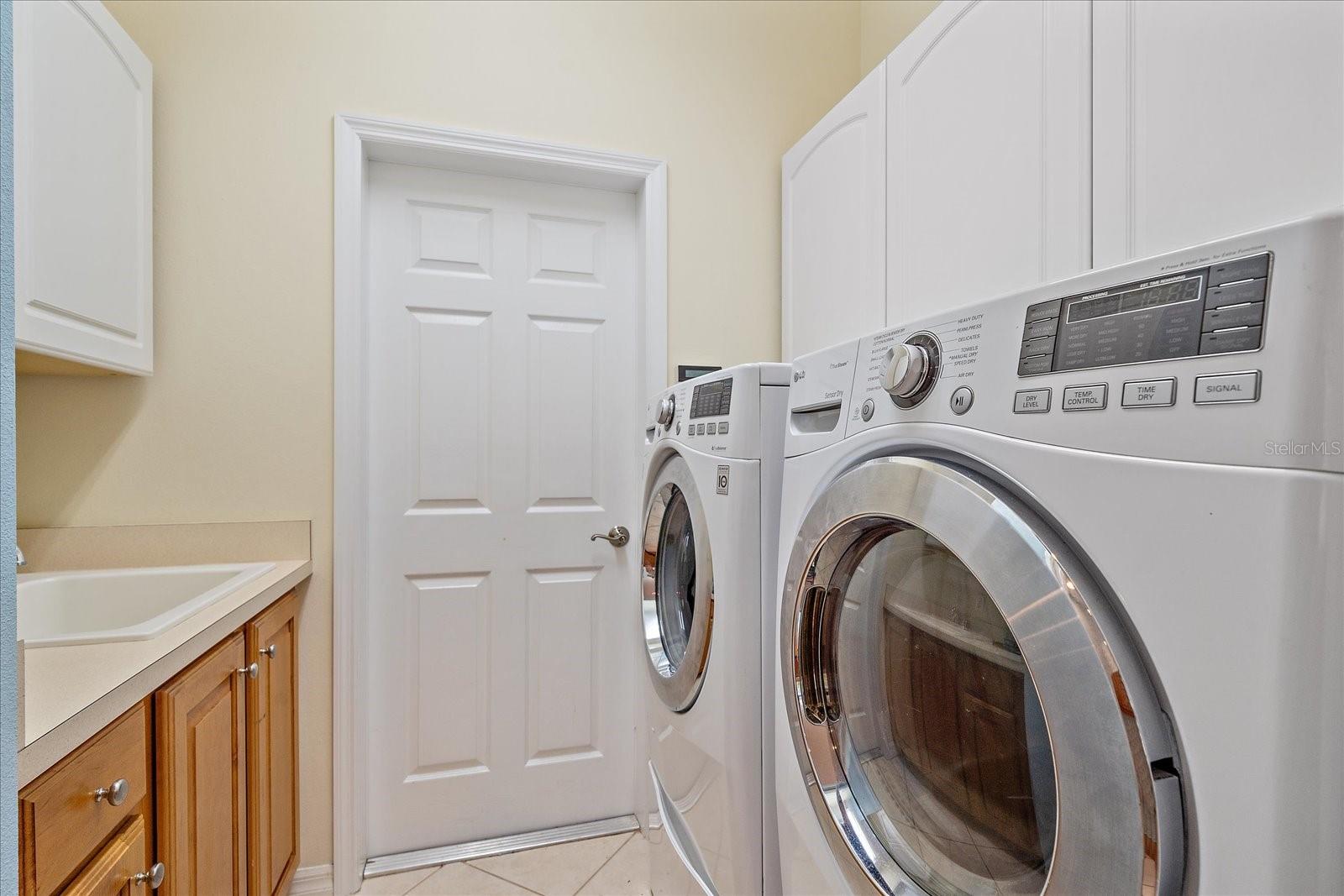 Image 38 of 43 For 6619 Pinefeather Court