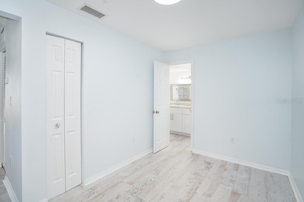 Image 13 of 35 For 5503 Fountain Lake Circle 104