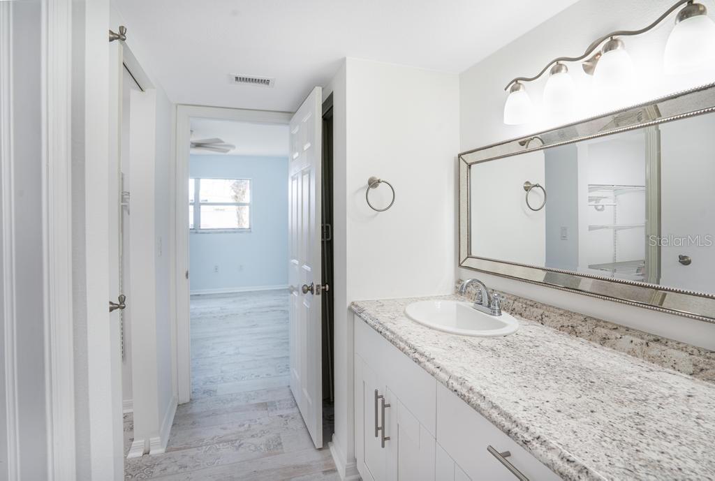 Image 17 of 35 For 5503 Fountain Lake Circle 104