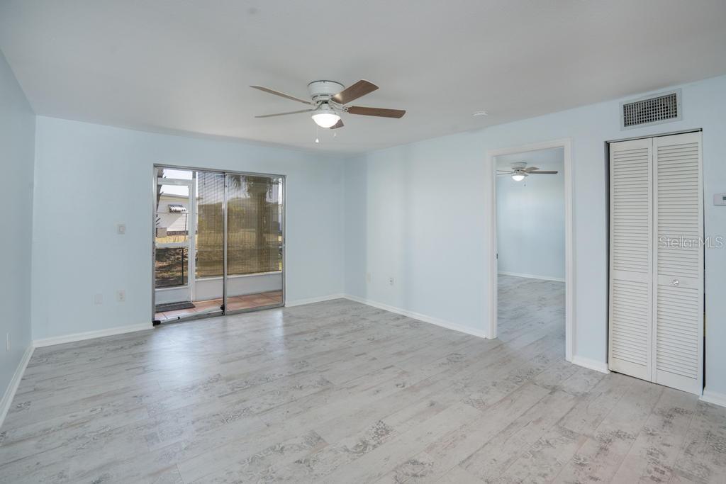 Image 19 of 35 For 5503 Fountain Lake Circle 104