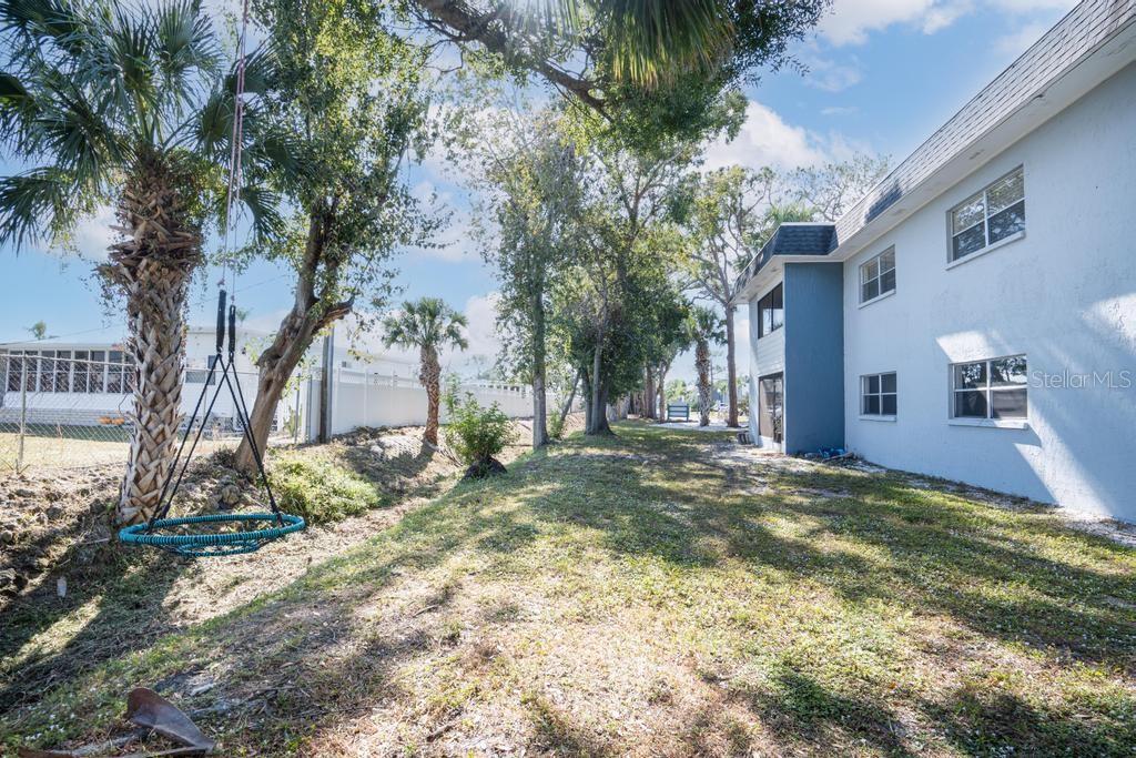 Image 22 of 35 For 5503 Fountain Lake Circle 104