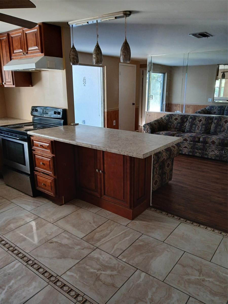 Image 14 of 20 For 8809 Avondale Lane