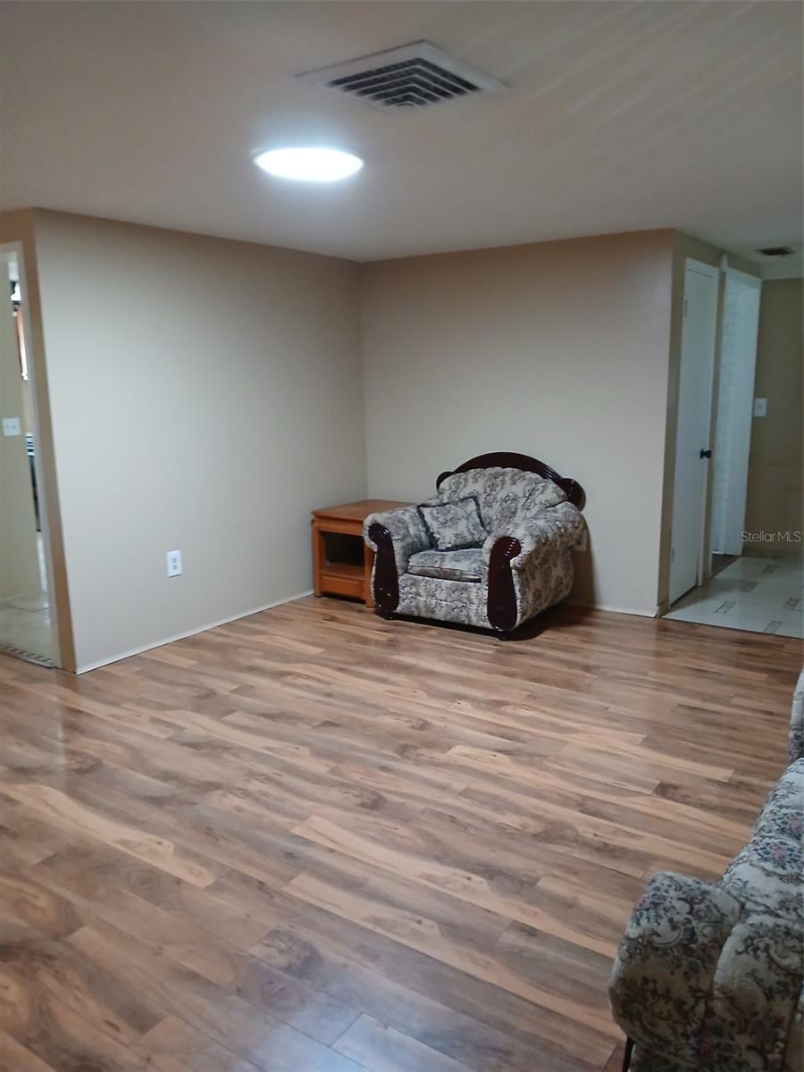 Image 4 of 20 For 8809 Avondale Lane