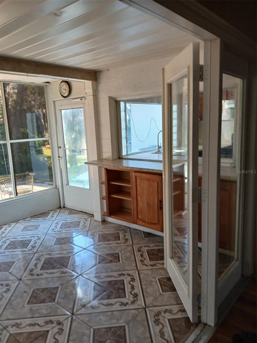 Image 5 of 20 For 8809 Avondale Lane