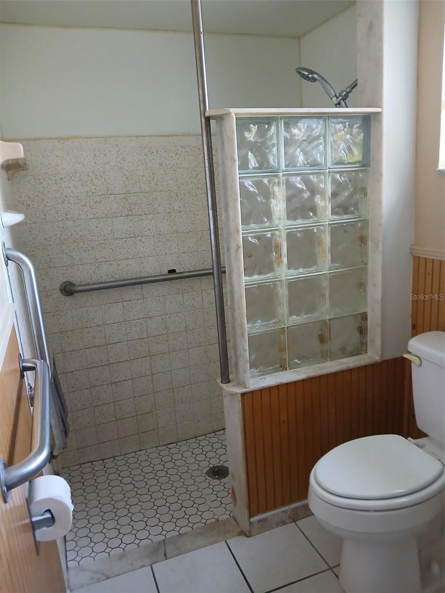 Image 8 of 20 For 8809 Avondale Lane