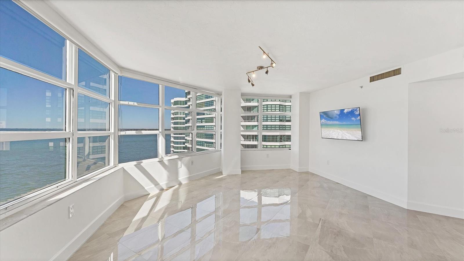 Image 5 of 56 For 888 Blvd Of The Arts 1408