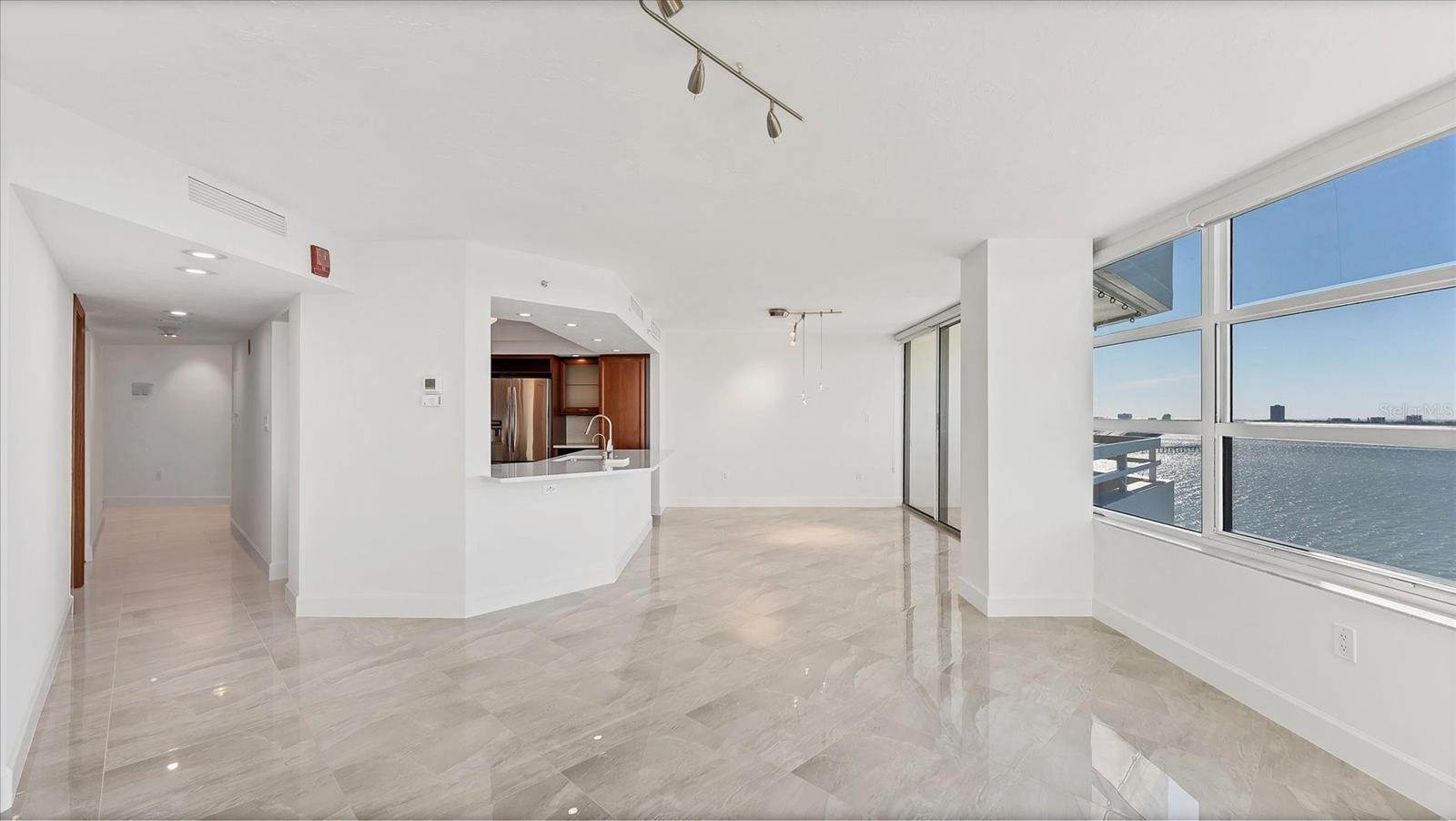 Image 7 of 56 For 888 Blvd Of The Arts 1408