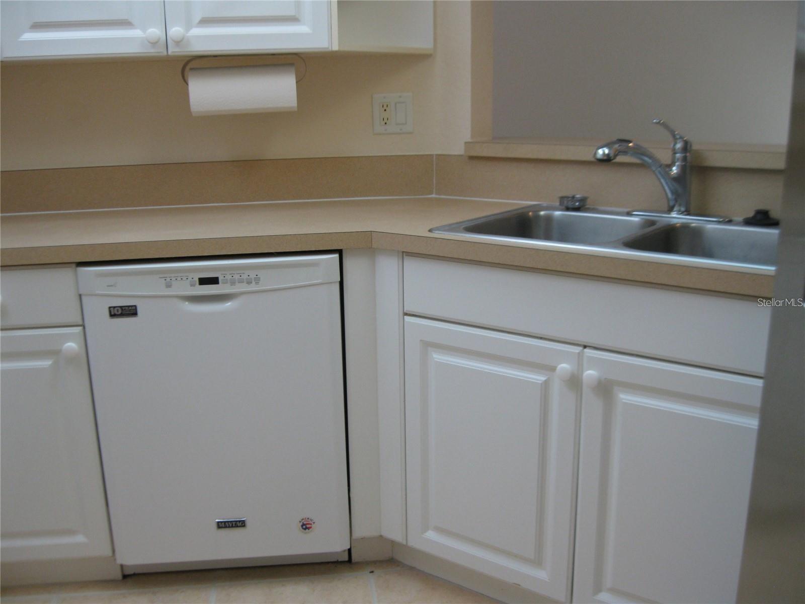 Image 5 of 19 For 6405 Bay Cedar Lane 26