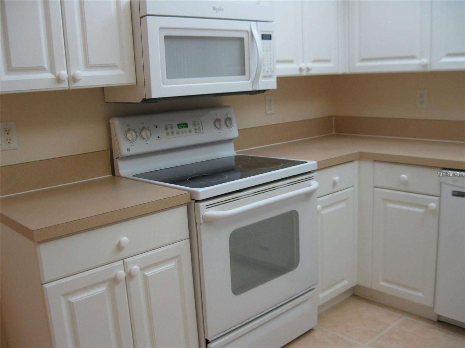 Image 6 of 19 For 6405 Bay Cedar Lane 26